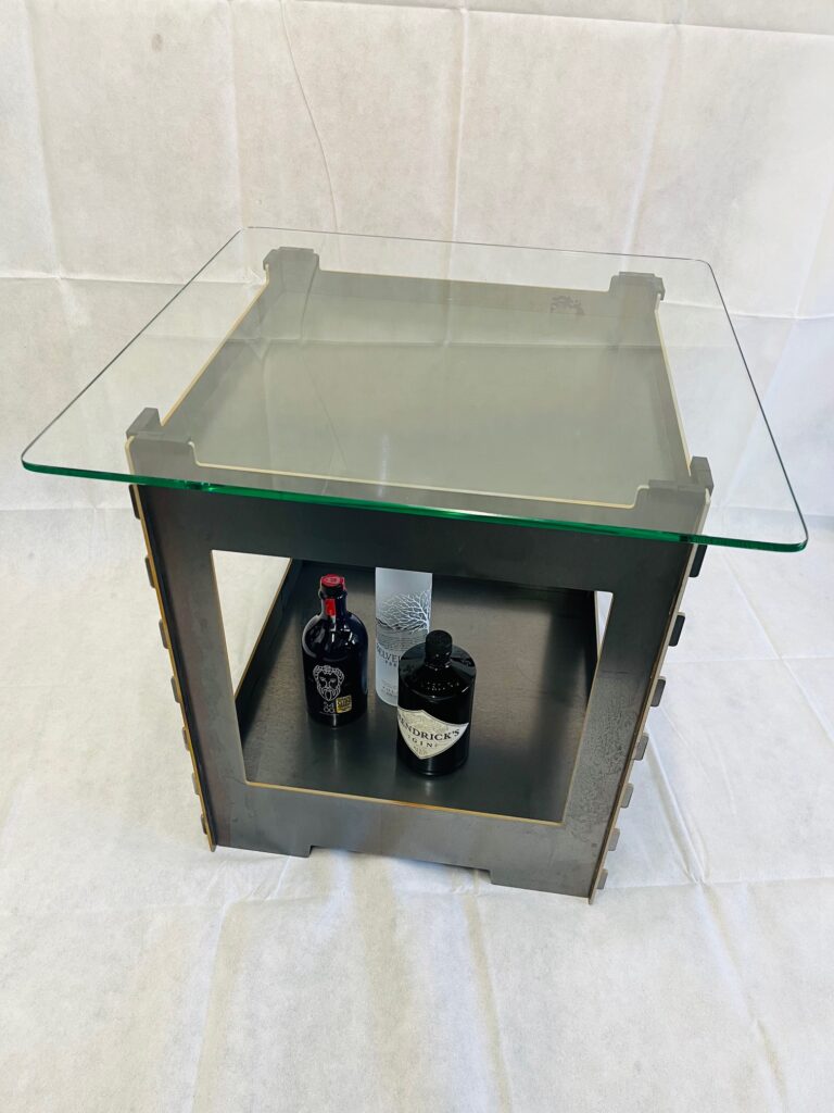 Wohnzimmerbar Tisch aus Stahl